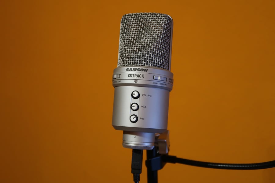 microphone-2247471_1920